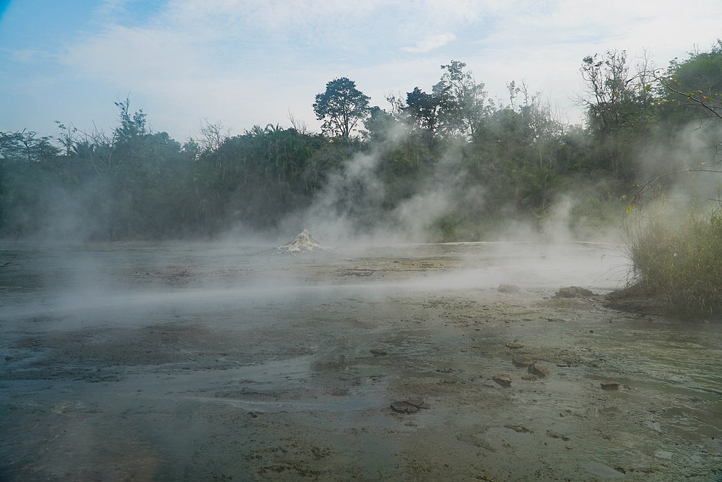 Sempaya_HotSprings_in Semiliki_National_Park 